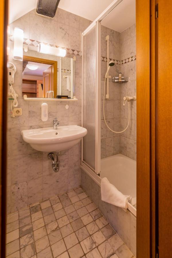 Hotel Goldener Hirsch Зуль Екстер'єр фото