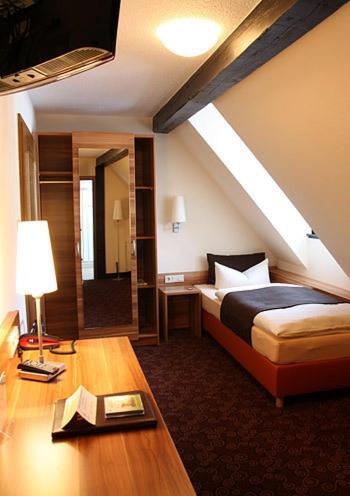 Hotel Goldener Hirsch Зуль Номер фото
